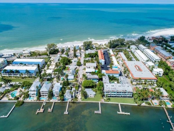 Bradenton Vacation Home Private Pool & Short Walk To Beach