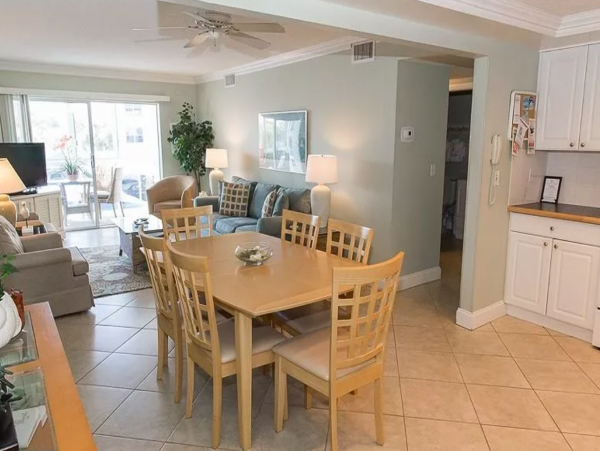 Siesta Key Two Bedroom Beach Condo Sleeps 6 with Shared Pool