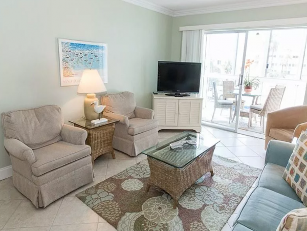 Siesta Key Two Bedroom Beach Condo Sleeps 6 with Shared Pool