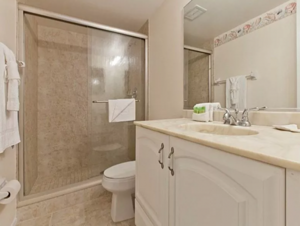 Siesta Key Two Bedroom Beach Condo Sleeps 6 with Shared Pool