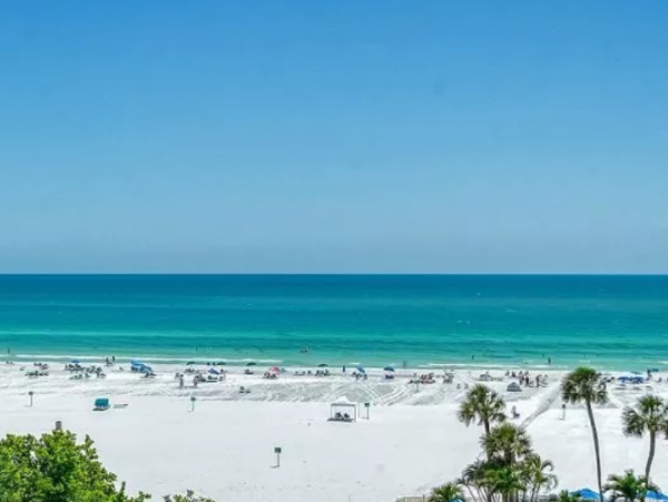 Siesta Key Two Bedroom Beach Condo Sleeps 6 with Shared Pool