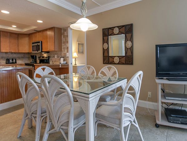 SIESTA KEY 2 BEDROOM CONDO PARTIAL GULF VIEW