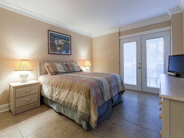 SIESTA KEY 2 BEDROOM CONDO PARTIAL GULF VIEW