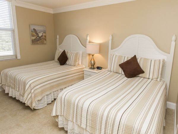 SIESTA KEY 2 BEDROOM CONDO PARTIAL GULF VIEW