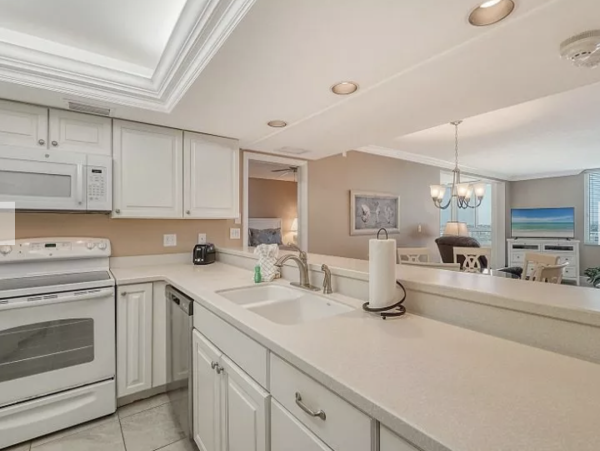Lovely Two Bedroom Magnificent Vacation Condo