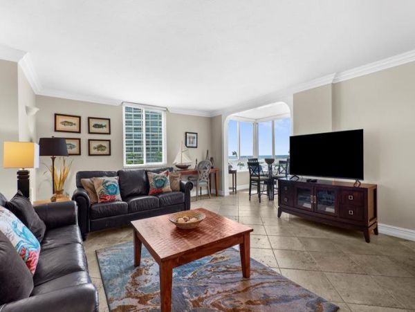Beautiful 2 Bedroom Condo with Partial Gulf View