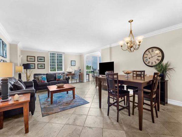 Beautiful 2 Bedroom Condo with Partial Gulf View