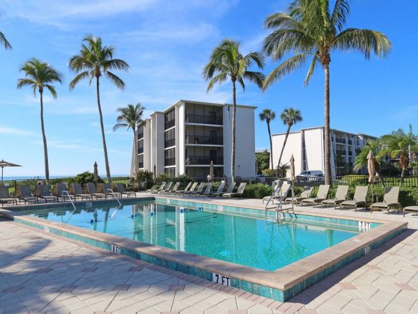 One Bedroom Gulf View Vacation Condo in Sanibel Sleeps 4
