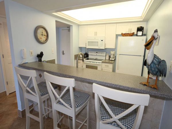 One Bedroom Gulf View Vacation Condo in Sanibel Sleeps 4