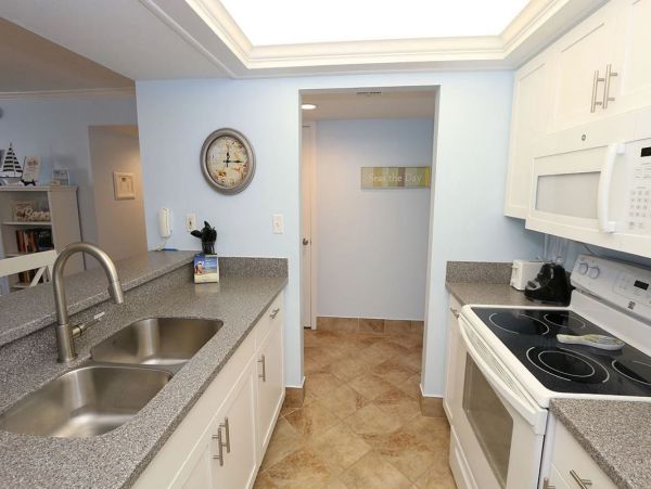 One Bedroom Gulf View Vacation Condo in Sanibel Sleeps 4