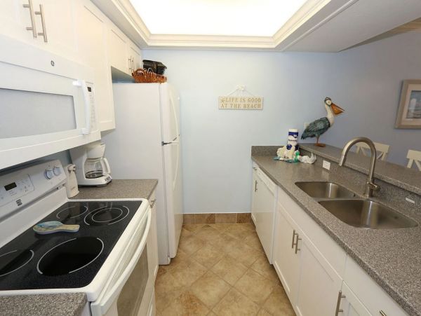 One Bedroom Gulf View Vacation Condo in Sanibel Sleeps 4