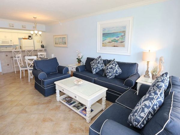 One Bedroom Gulf View Vacation Condo in Sanibel Sleeps 4