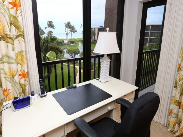 Gulf View Two Bedroom Condo in Sanibel island