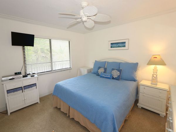 Gulf View Two Bedroom Condo in Sanibel island