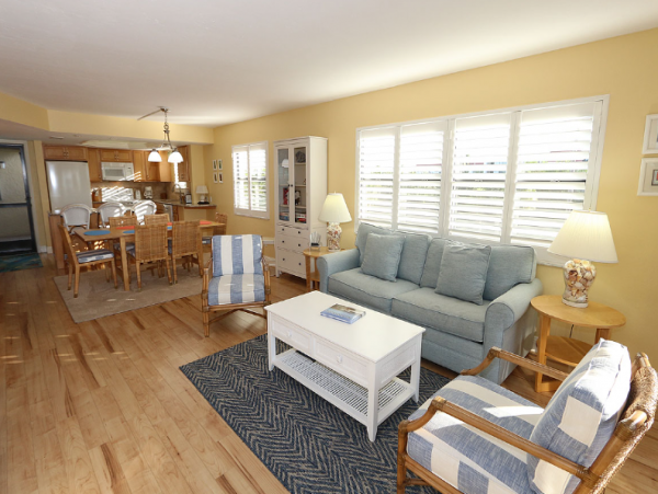 Charming Sanibel Vacation Condo with Partial Ocean Views