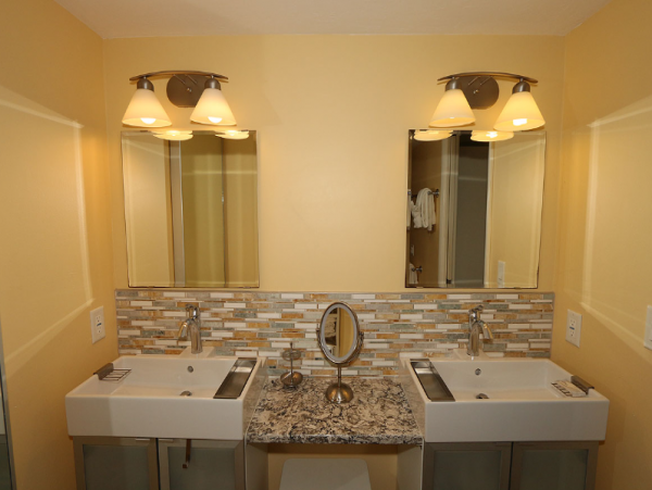Charming Sanibel Vacation Condo with Partial Ocean Views