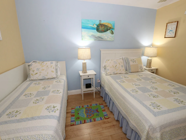 Charming Sanibel Vacation Condo with Partial Ocean Views