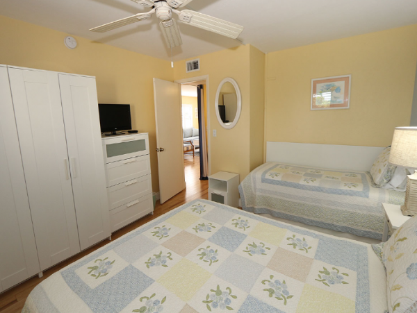 Charming Sanibel Vacation Condo with Partial Ocean Views