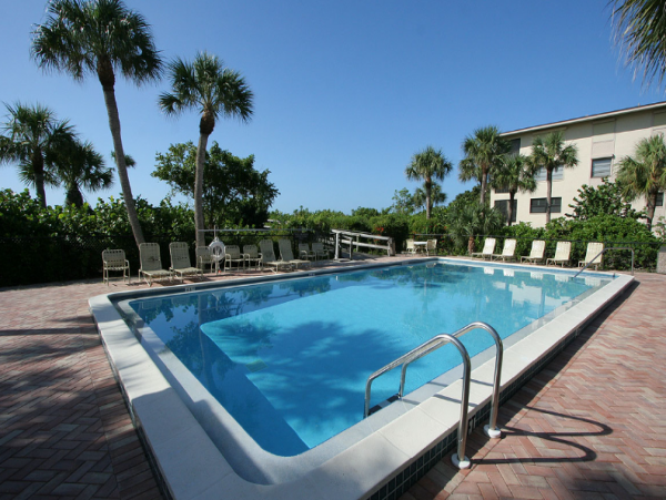 Charming Sanibel Vacation Condo with Partial Ocean Views