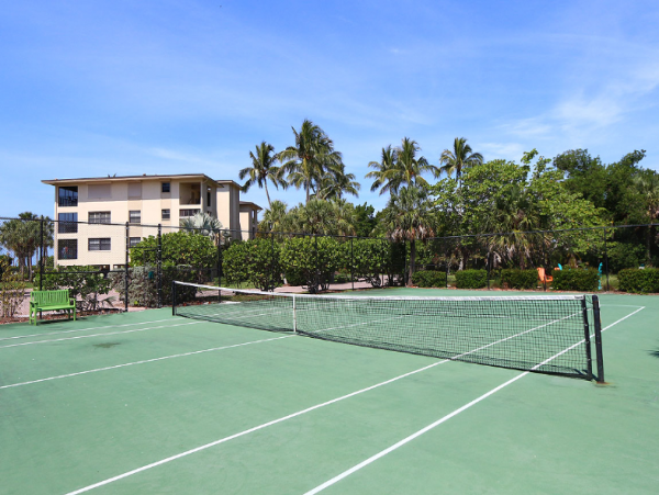 Charming Sanibel Vacation Condo with Partial Ocean Views