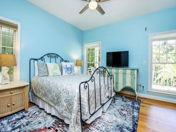 Captiva Island 5 Bedroom Rental Sleeps 14 with  Private Pool