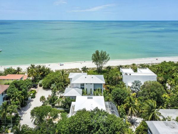 Captiva Island 5 Bedroom Rental Sleeps 14 with  Private Pool
