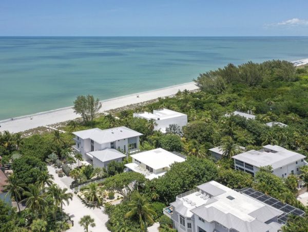 Captiva Island 5 Bedroom Rental Sleeps 14 with  Private Pool