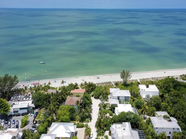 Captiva Island 5 Bedroom Rental Sleeps 14 with  Private Pool
