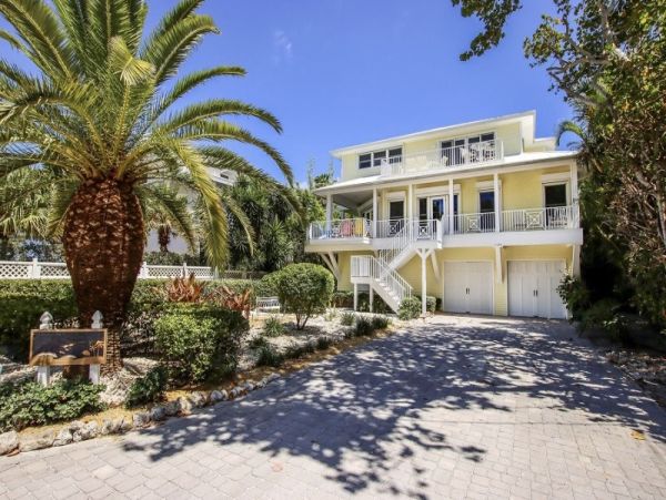 Captiva Island 5 Bedroom Rental Sleeps 14 with  Private Pool