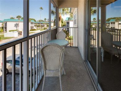 Charming Sanibel Two Bedroom Beach Vacation Condo Sleeps 6