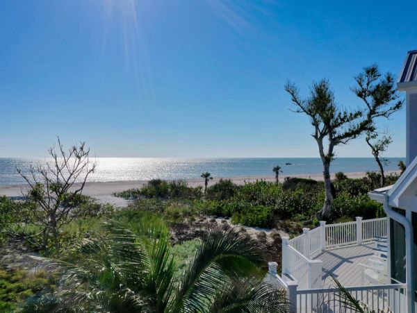 Sanibel Beachfront Four Bedroom Townhome Sleeps 8 Guests