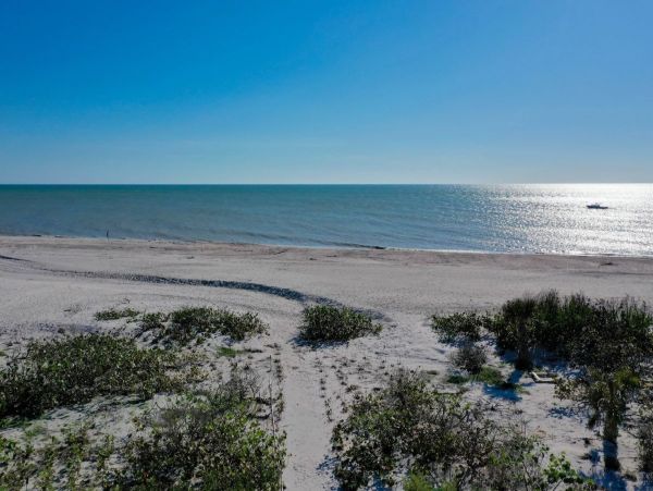 Sanibel Beachfront Four Bedroom Townhome Sleeps 8 Guests