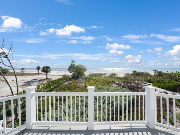 Sanibel Beachfront Four Bedroom Townhome Sleeps 8 Guests