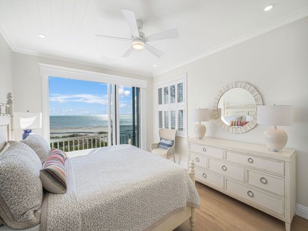 Sanibel Beachfront Four Bedroom Townhome Sleeps 8 Guests