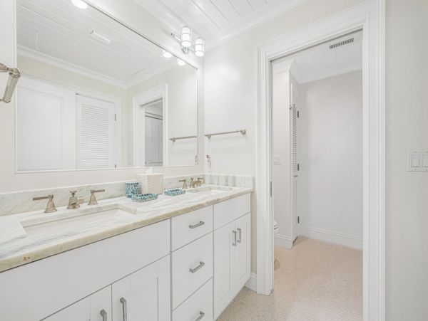 Sanibel Beachfront Four Bedroom Townhome Sleeps 8 Guests