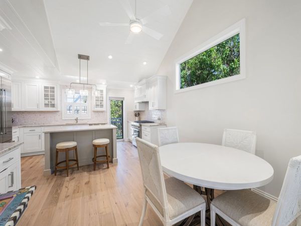 Sanibel Beachfront Four Bedroom Townhome Sleeps 8 Guests
