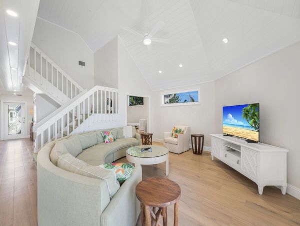 Sanibel Beachfront Four Bedroom Townhome Sleeps 8 Guests