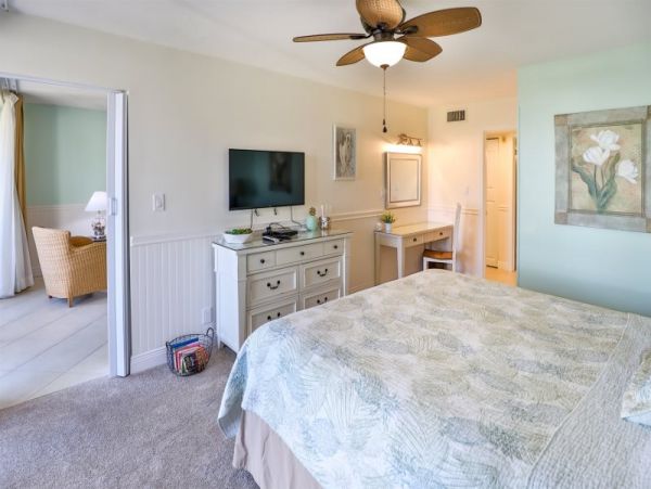 Privately Owned Sundial Resort unit limited amenities