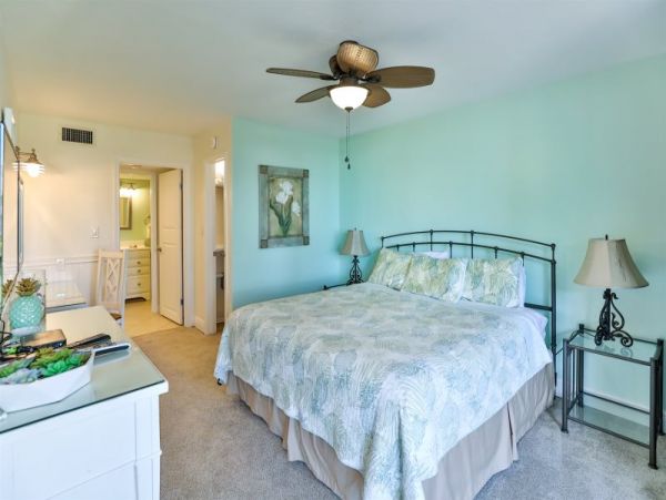 Privately Owned Sundial Resort unit limited amenities
