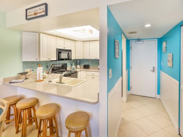 Privately Owned Sundial Resort unit limited amenities