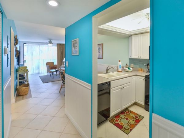Privately Owned Sundial Resort unit limited amenities