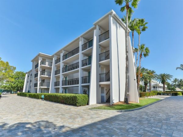 Privately Owned Sundial Resort unit limited amenities