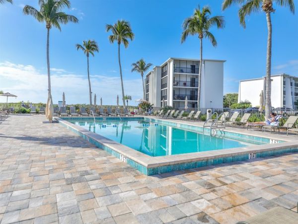 Privately Owned Sundial Resort unit limited amenities