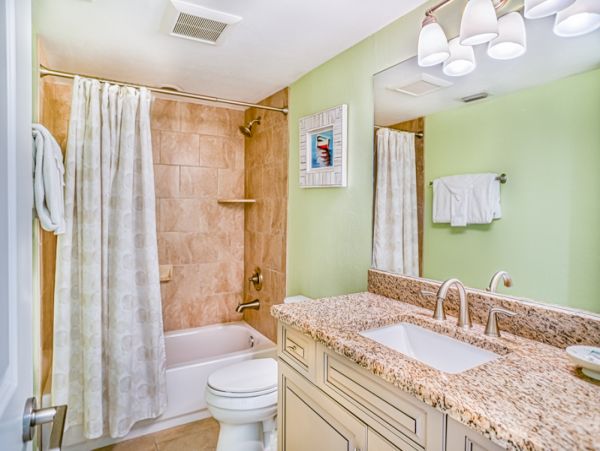 Two Bedroom Two Bathroom Beach Condo Sleeps 6