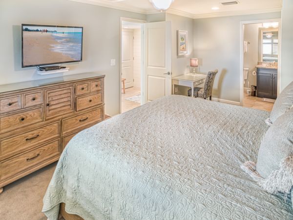 Two Bedroom Two Bathroom Beach Condo Sleeps 6