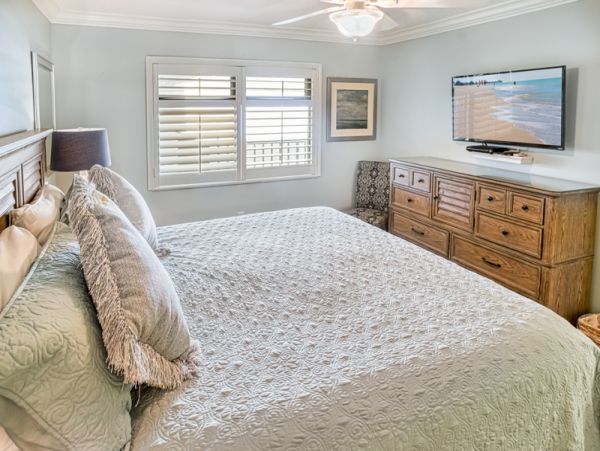 Two Bedroom Two Bathroom Beach Condo Sleeps 6