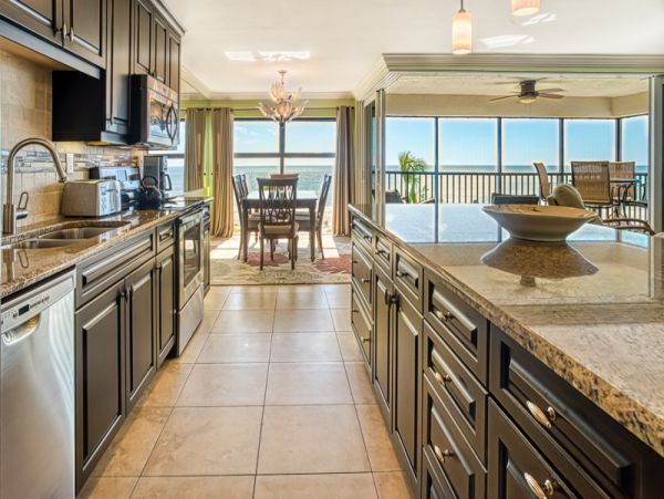 Two Bedroom Two Bathroom Beach Condo Sleeps 6