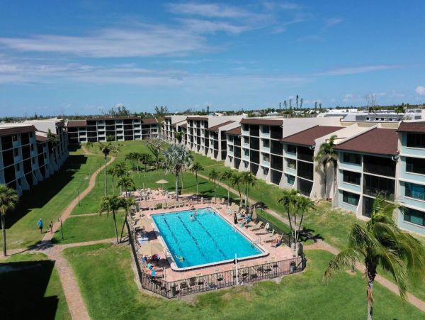 Sanibel Island Vacation Rental - Beachfront Condo with Pool & Gulf Access