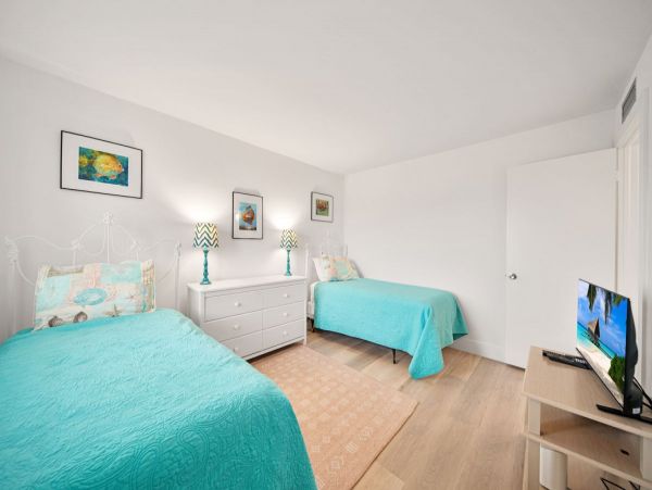 Sanibel Island Vacation Rental - Beachfront Condo with Pool & Gulf Access