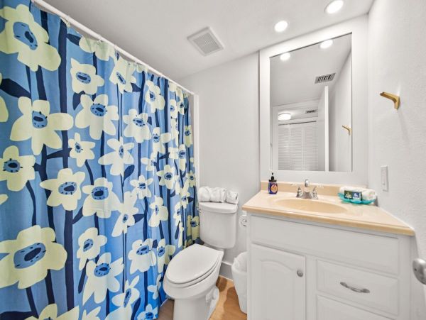 Sanibel Island Vacation Rental - Beachfront Condo with Pool & Gulf Access
